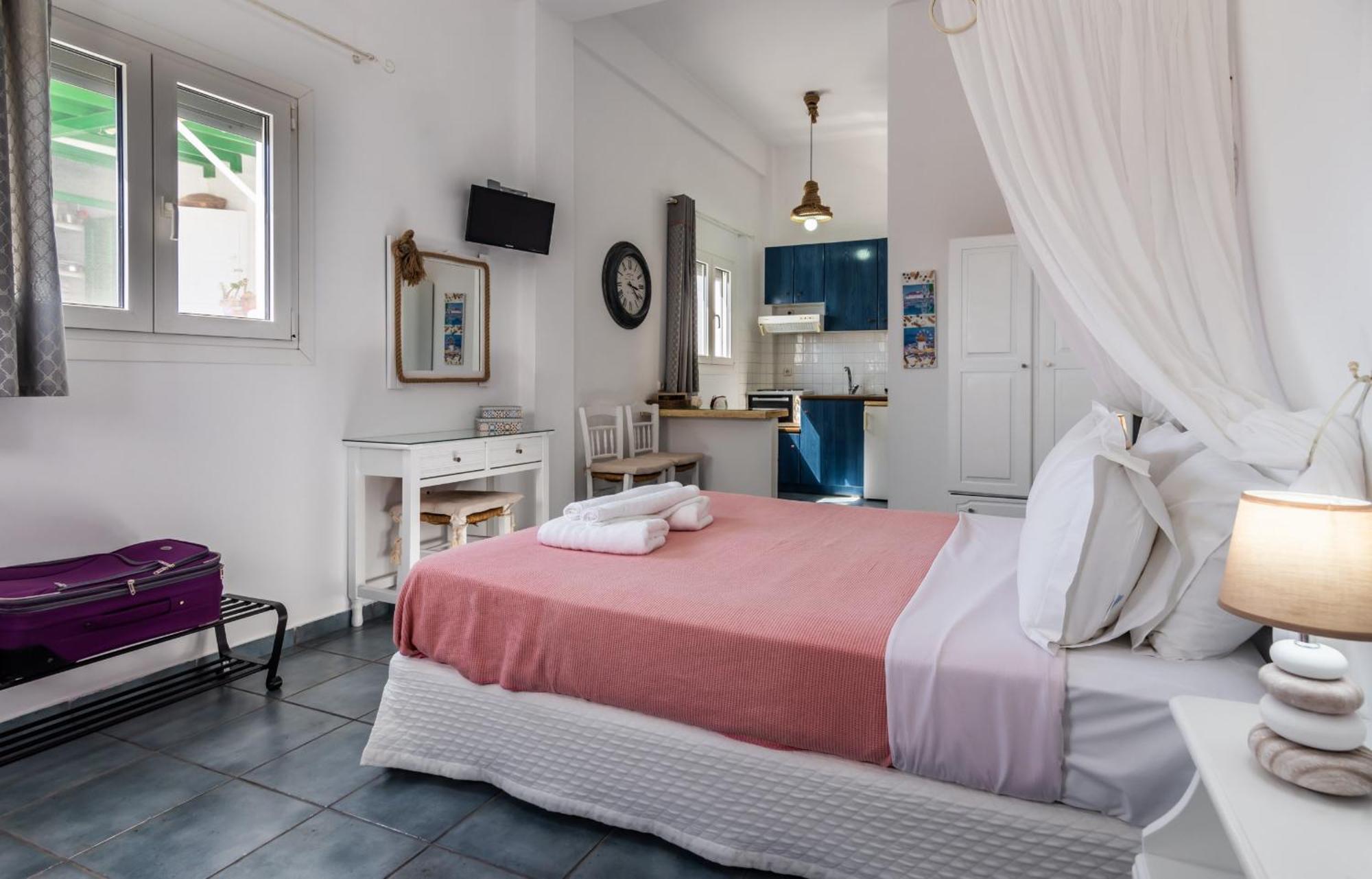 Giorgantis House & Studio Τριοβάσαλος Δωμάτιο φωτογραφία